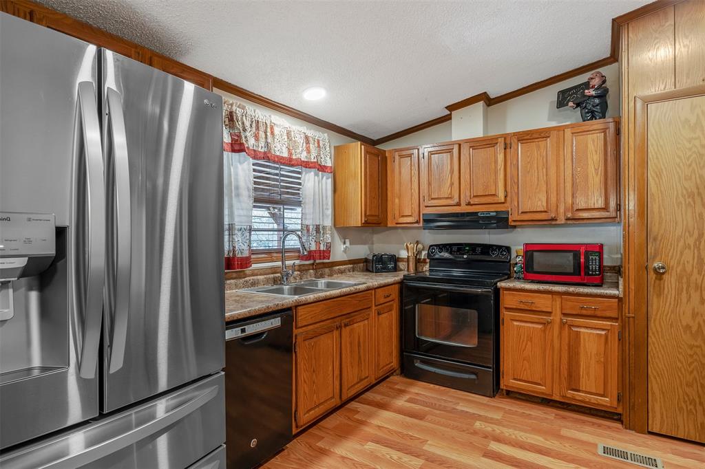 20501 Shore Breeze Drive Property Photo 11