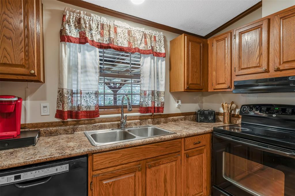20501 Shore Breeze Drive Property Photo 12