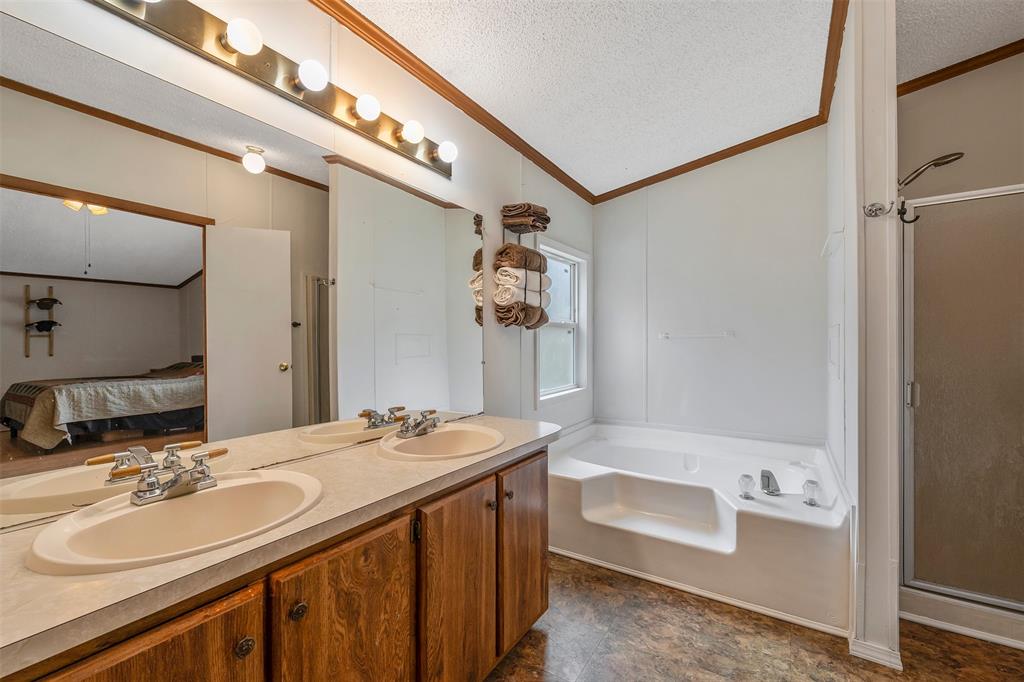 20501 Shore Breeze Drive Property Photo 16