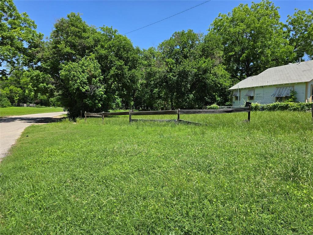 2203 Rockefeller Boulevard Property Photo 3