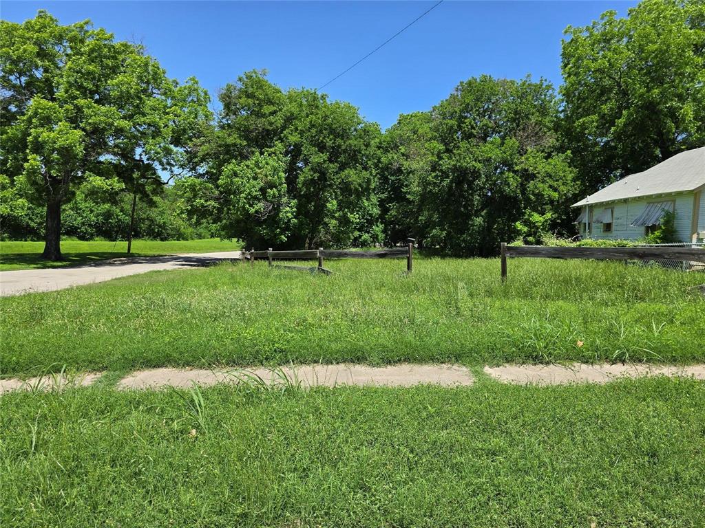 2203 Rockefeller Boulevard Property Photo 4