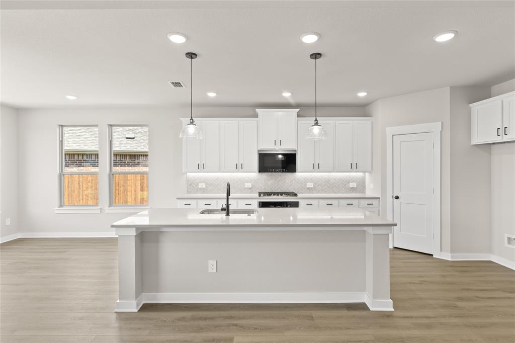 1115 Rothland Property Photo 8