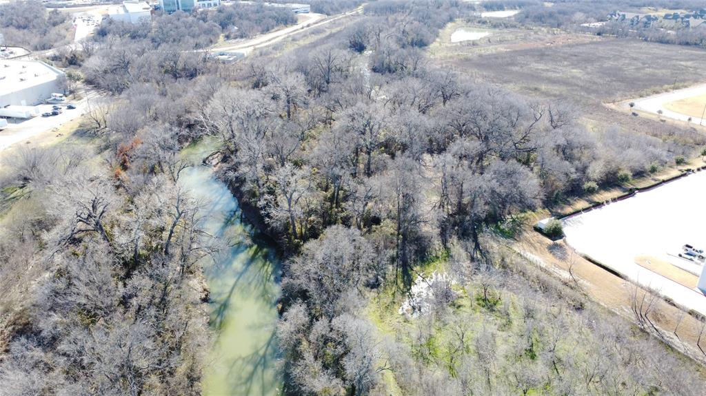 4215 Lakeside Parkway Property Photo 2