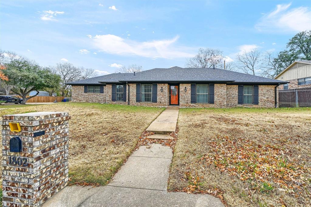 1802 Oak Creek Drive Property Photo 2