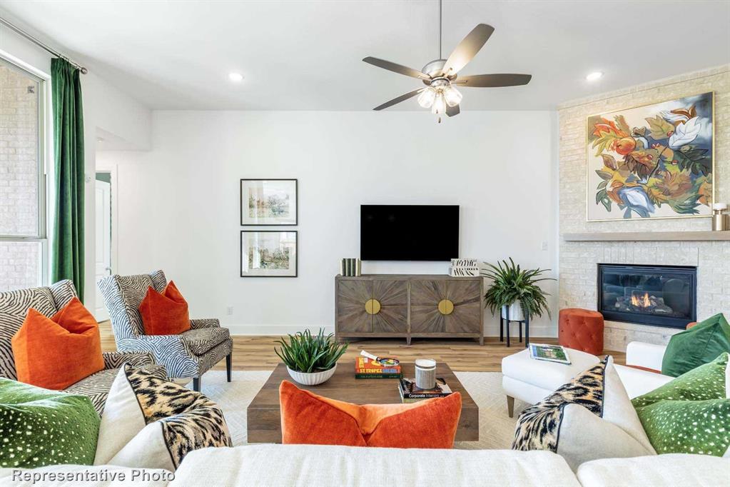 545 Lockhart Street Property Photo 3