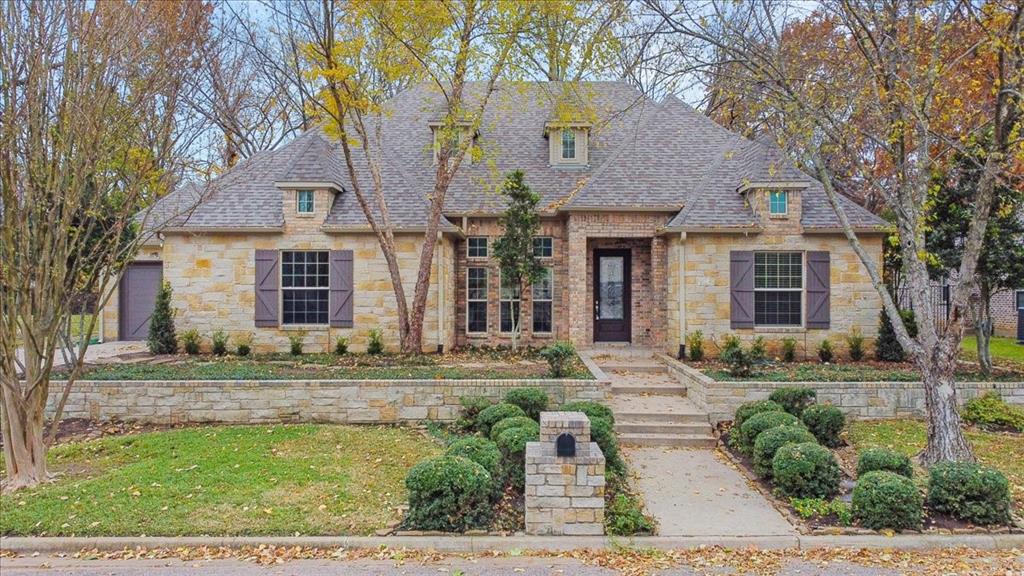 2600 Creekbend Circle Property Photo 1