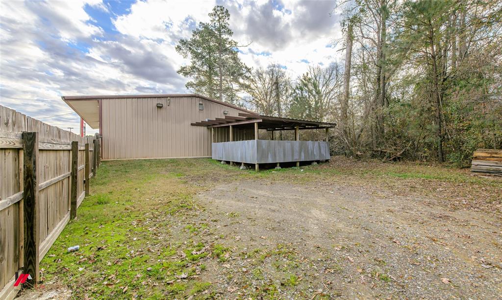 104 Amber Lane Property Photo 5