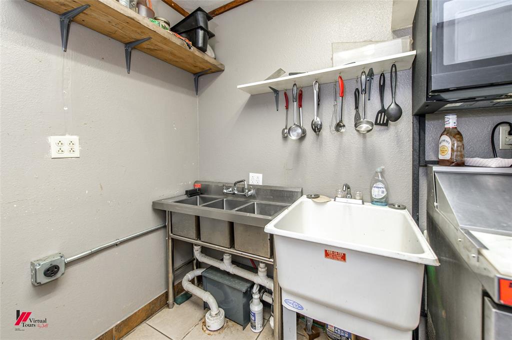 104 Amber Lane Property Photo 17
