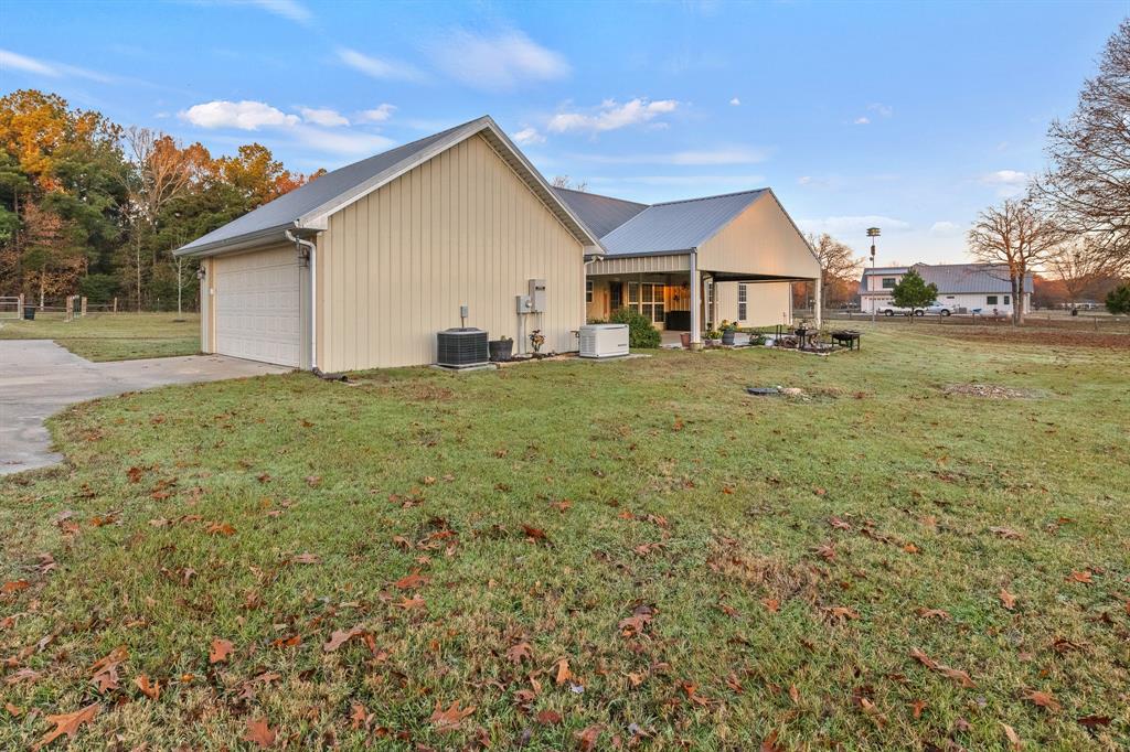 9810 County Road 2142 Property Photo 4