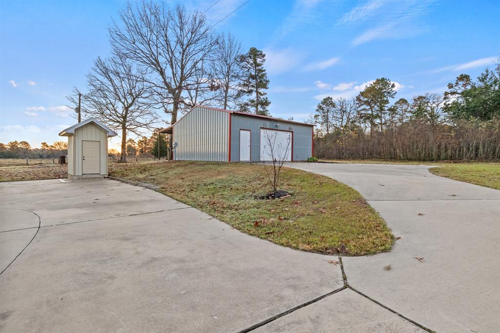 9810 County Road 2142 Property Photo 13
