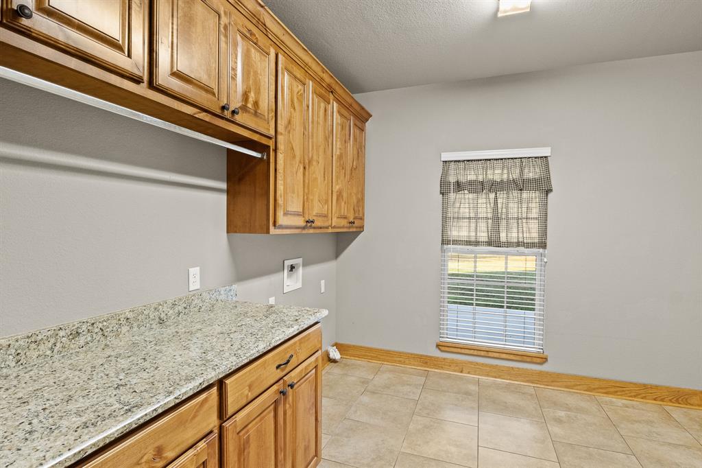 9810 County Road 2142 Property Photo 24