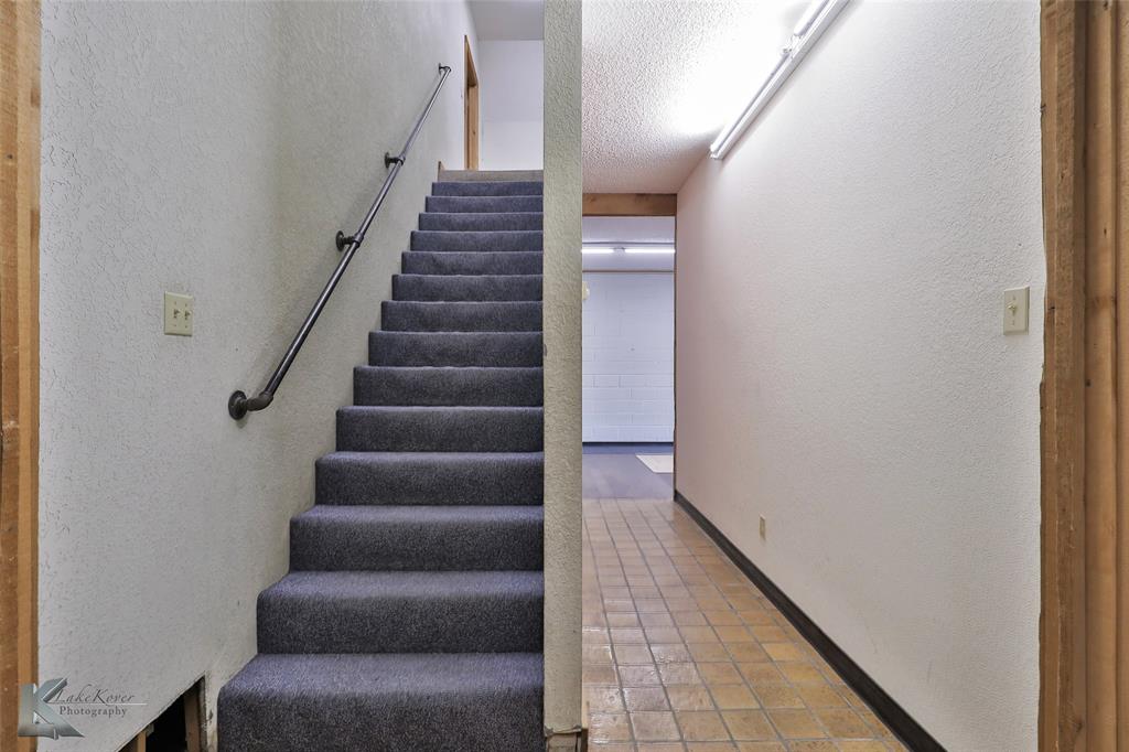1402 S Clack Street Property Photo 7