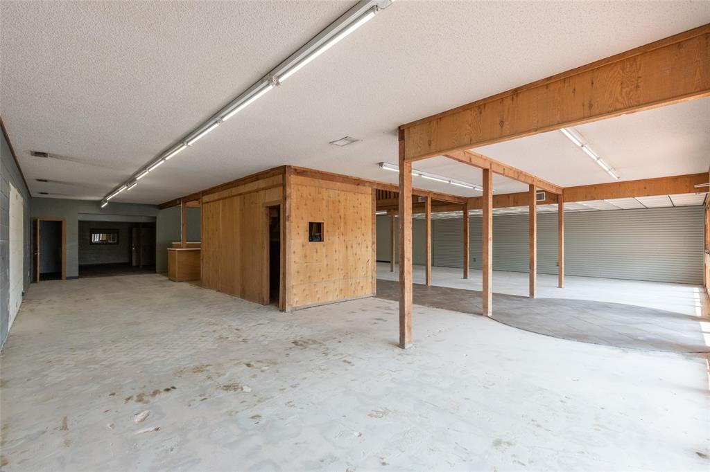 1402 S Clack Street Property Photo 8