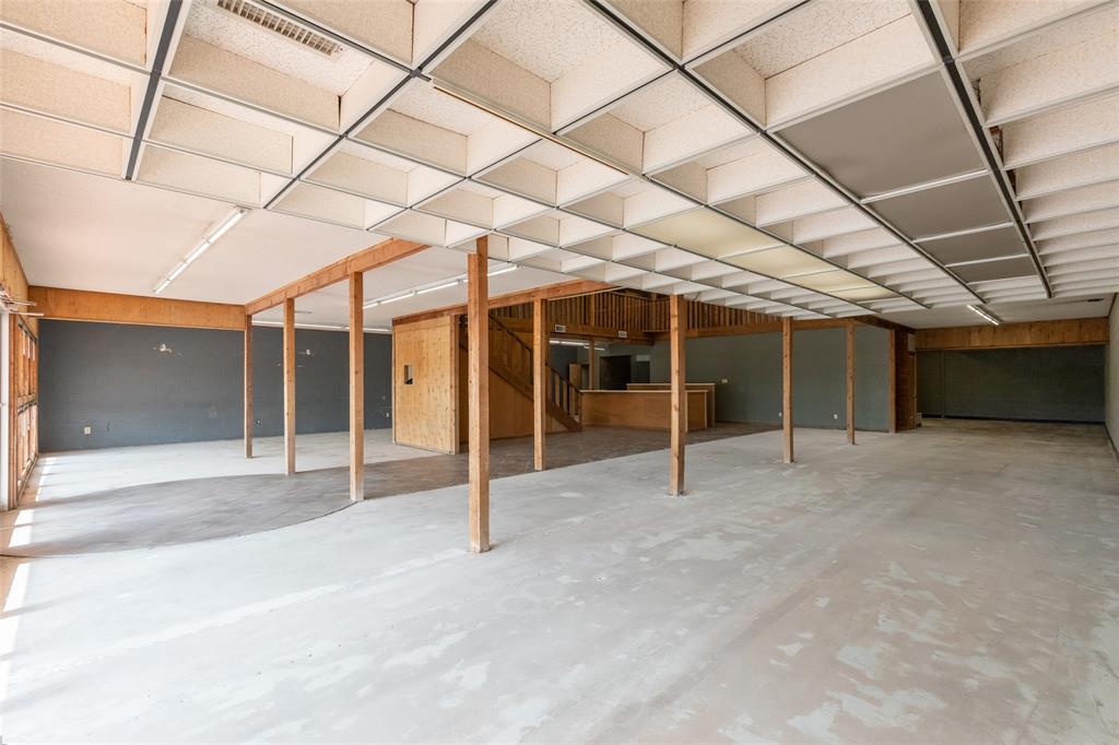 1402 S Clack Street Property Photo 10