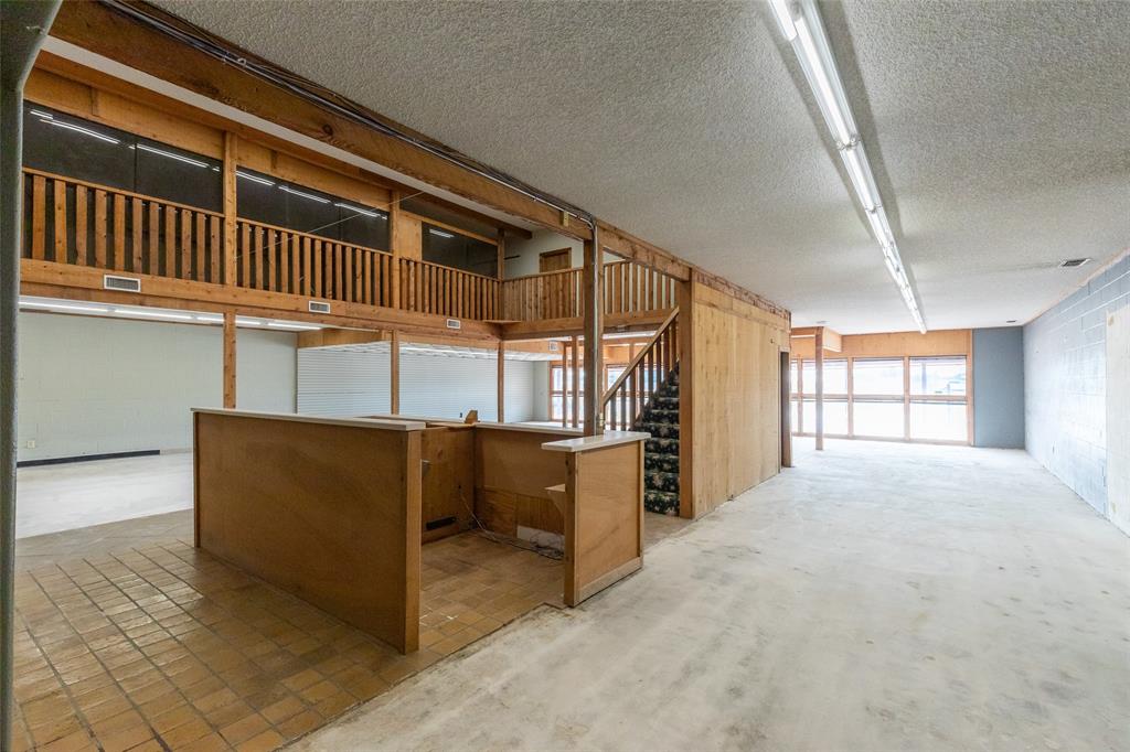 1402 S Clack Street Property Photo 12