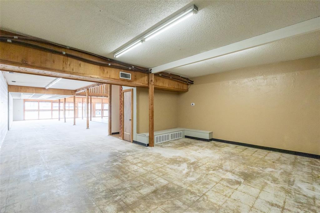 1402 S Clack Street Property Photo 13