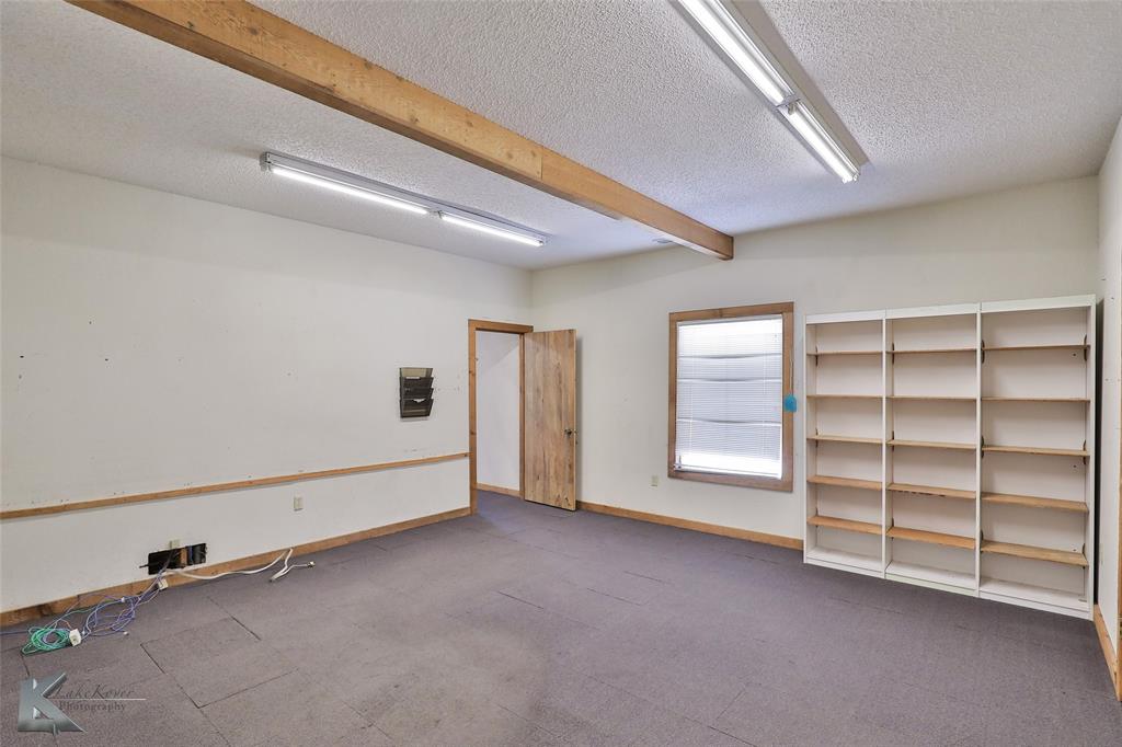 1402 S Clack Street Property Photo 14