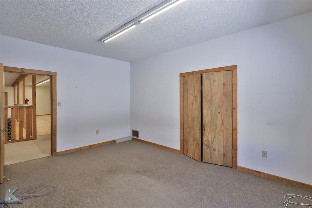 1402 S Clack Street Property Photo 16
