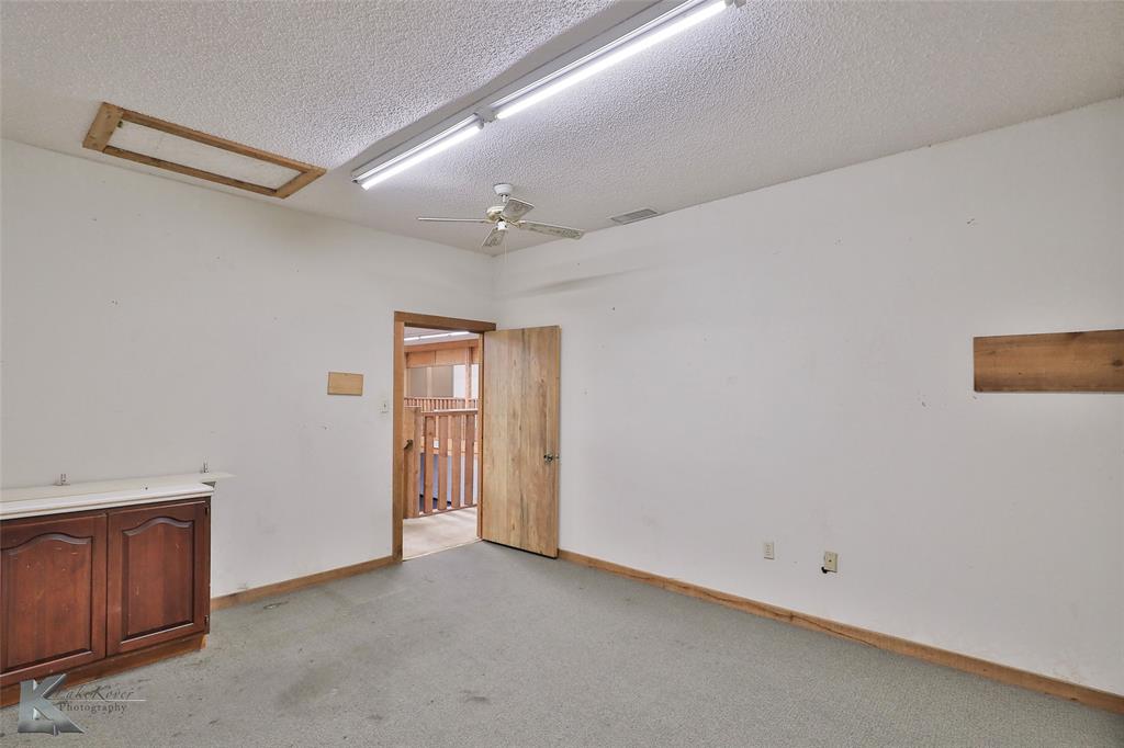 1402 S Clack Street Property Photo 18