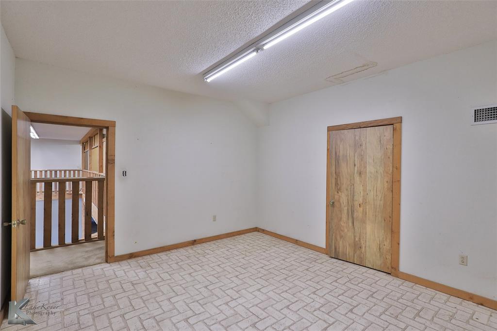 1402 S Clack Street Property Photo 21