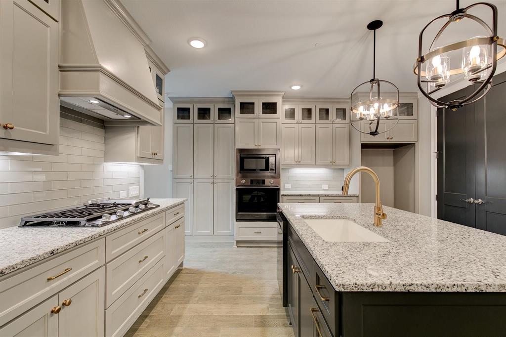 305 Sunset Lane Property Photo