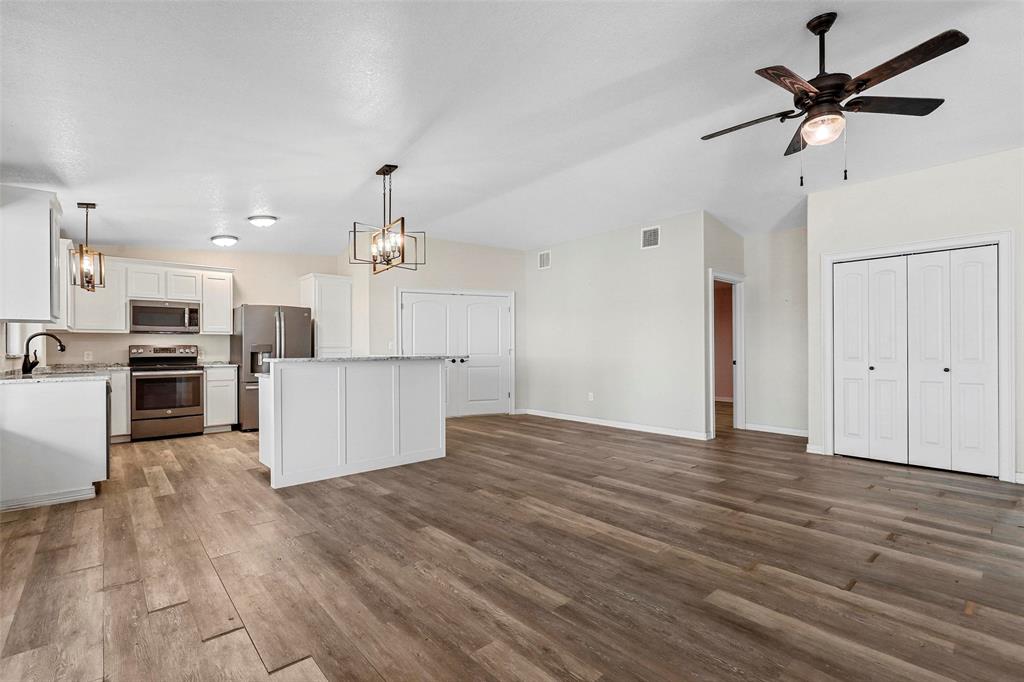 2821 Spring Court Property Photo 4