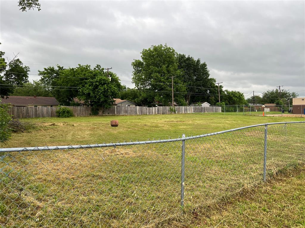 909 3rd Street Property Photo 3