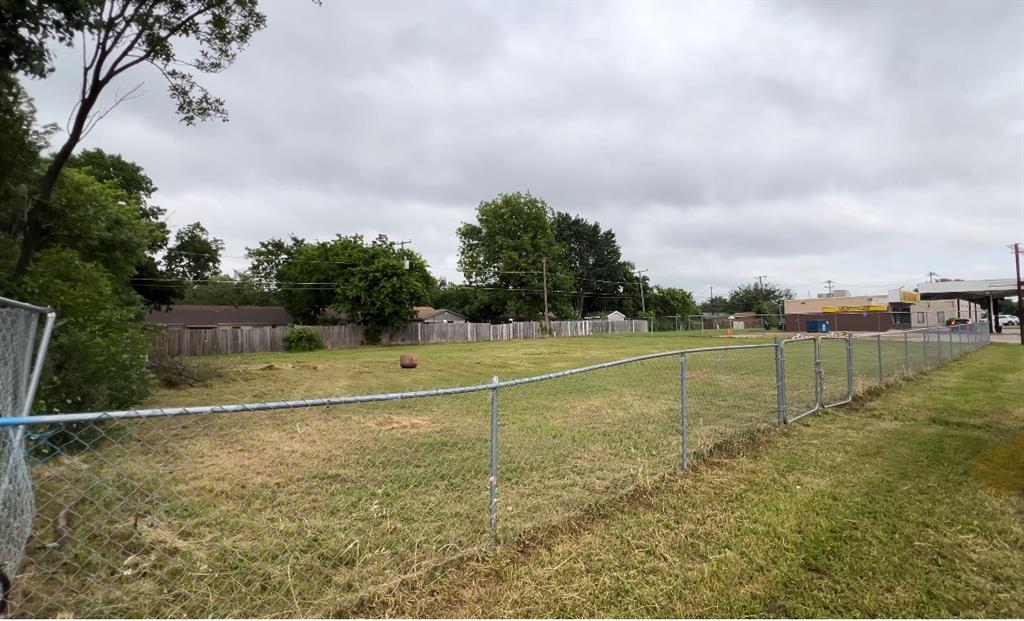 909 3rd Street Property Photo 6