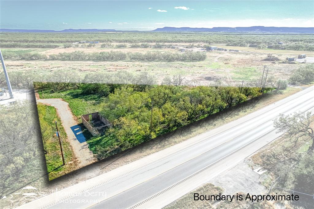 8265 US Highway 277 Property Photo 1
