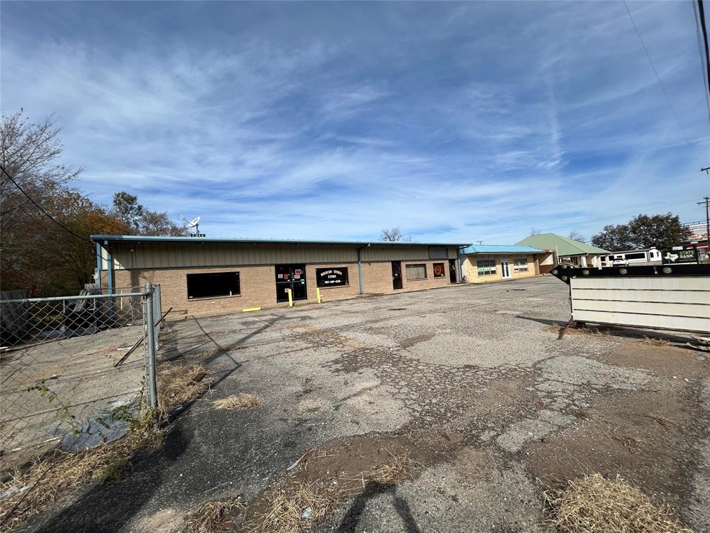 6421 E State Highway 31 Property Photo 8