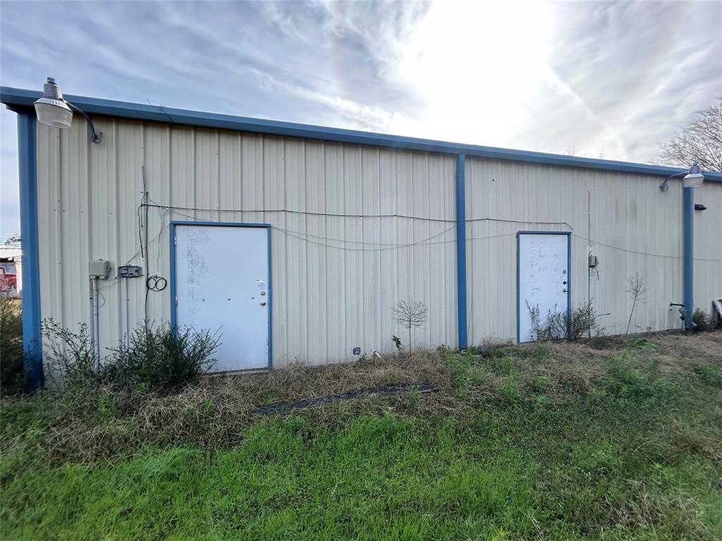 6421 E State Highway 31 Property Photo 15