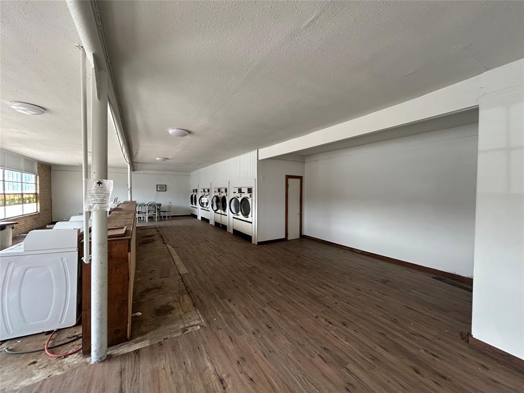 6421 E State Highway 31 Property Photo 19