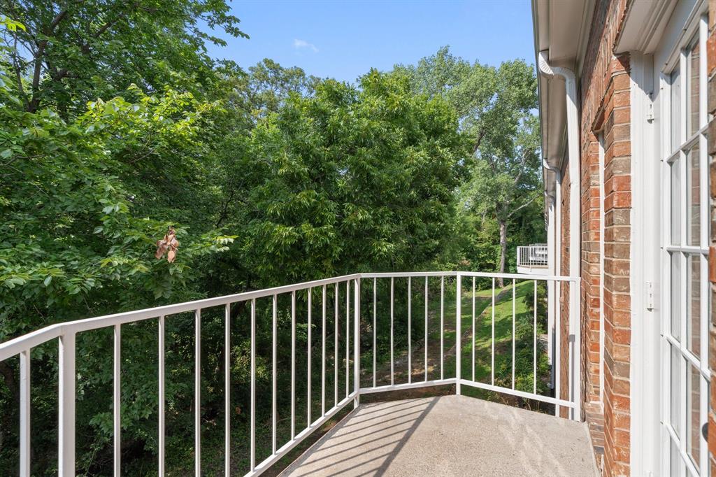 100 Allentown Parkway Property Photo 8