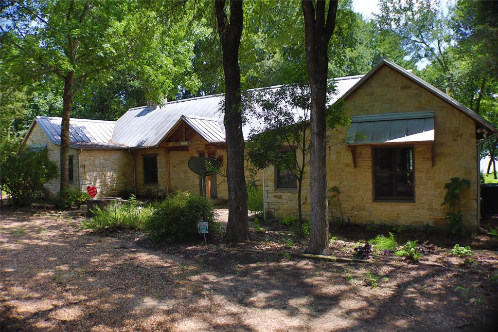 2101 S Oaks Lane Property Photo 5