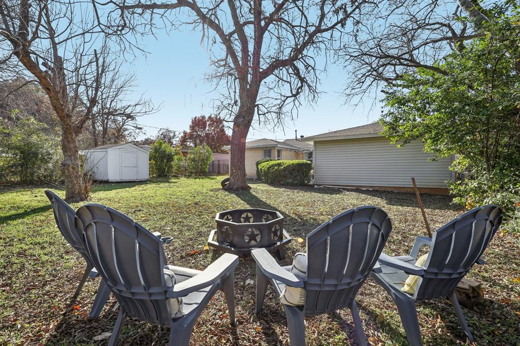 1601 Oak Cliff Road Property Photo 2