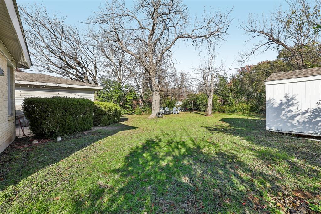 1601 Oak Cliff Road Property Photo 3