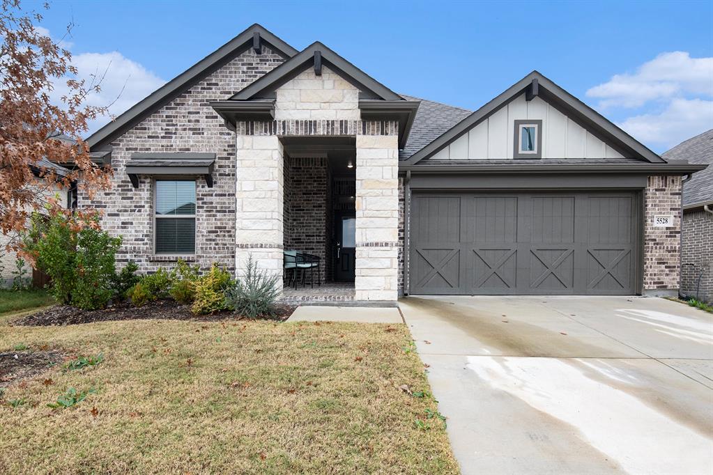 5528 Santa Elena Court Property Photo 1