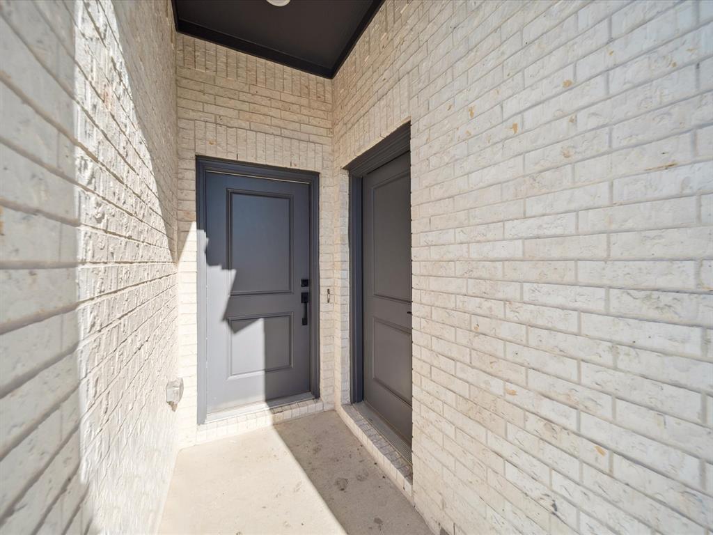 1258 Champlain Way Property Photo 2