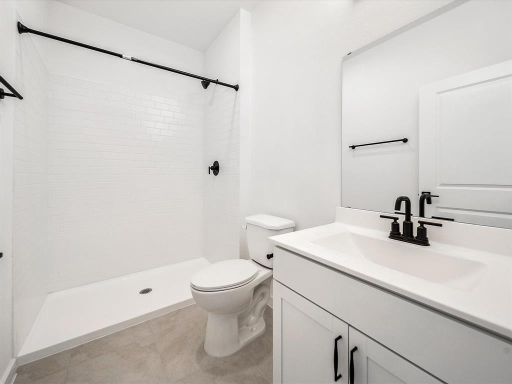 1258 Champlain Way Property Photo 4