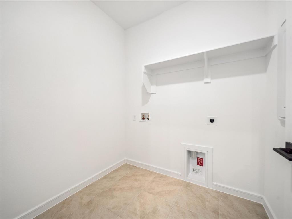 1258 Champlain Way Property Photo 7