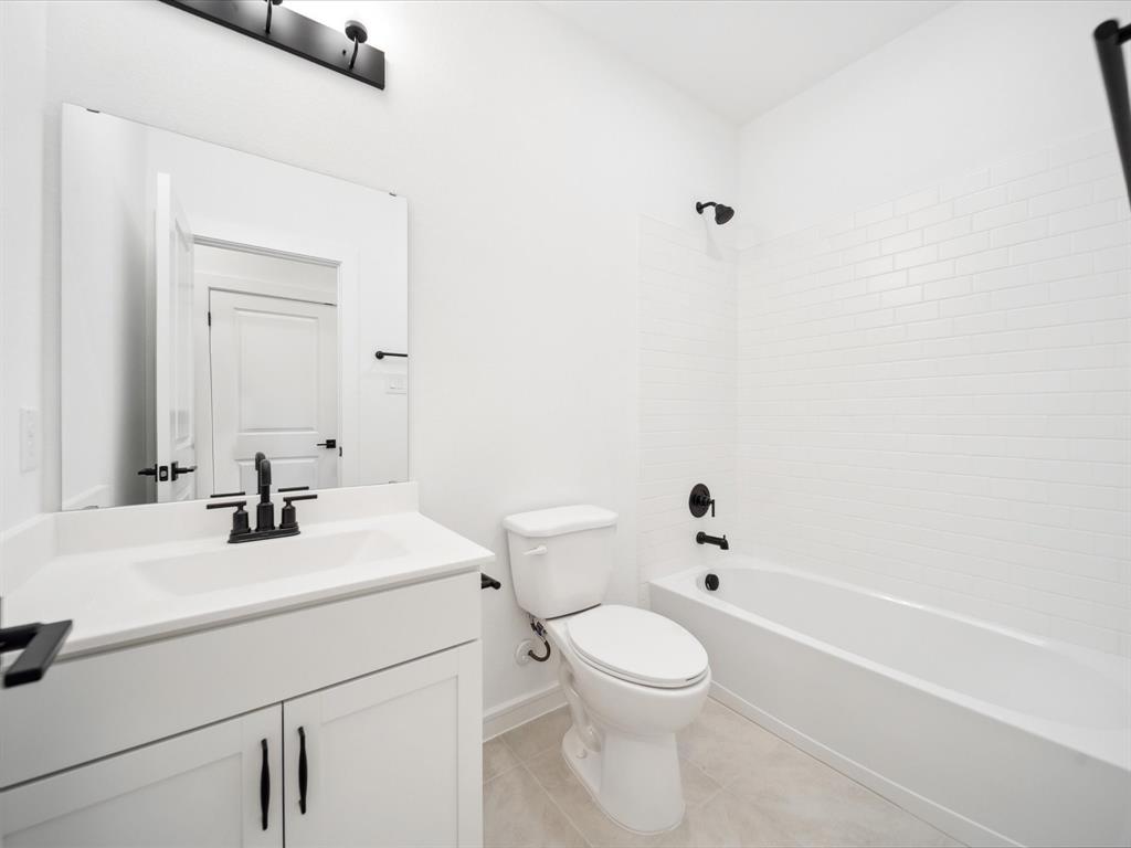 1258 Champlain Way Property Photo 9