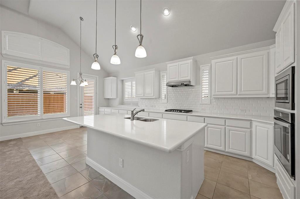 4717 Antebellum Lane Property Photo 8