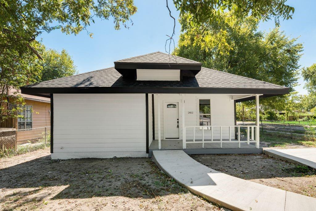 2402 Scotland Drive Property Photo