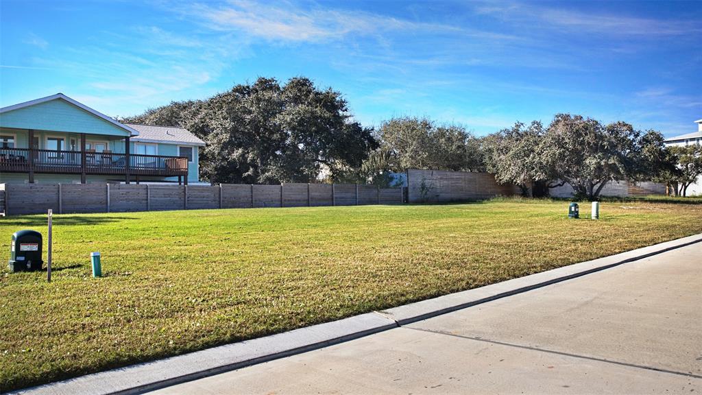 141 Breezeway Drive Property Photo 4