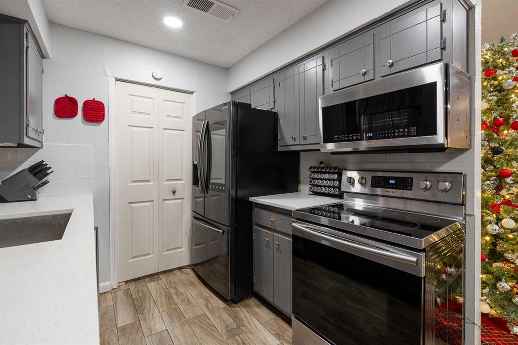 12416 Spring Branch Drive Property Photo 3