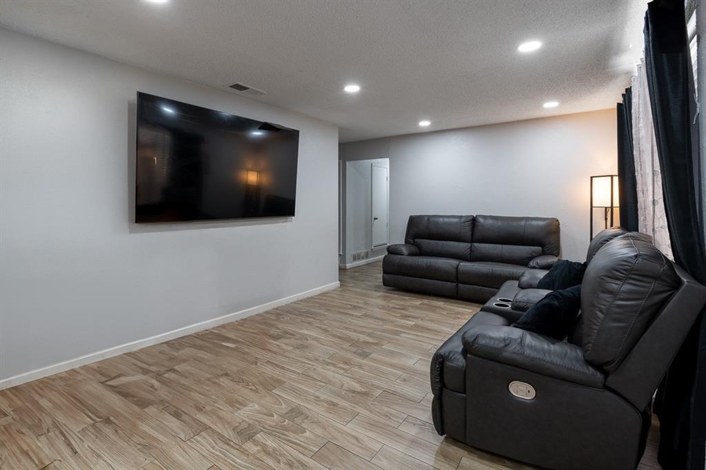 12416 Spring Branch Drive Property Photo 6