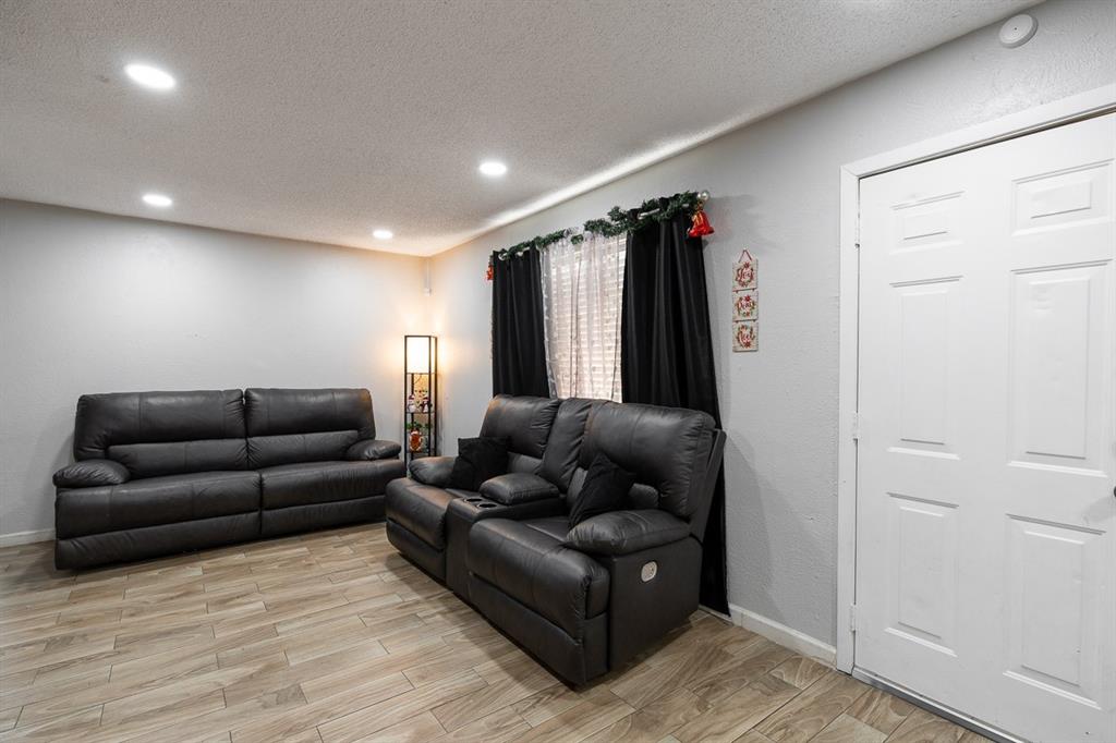 12416 Spring Branch Drive Property Photo 7