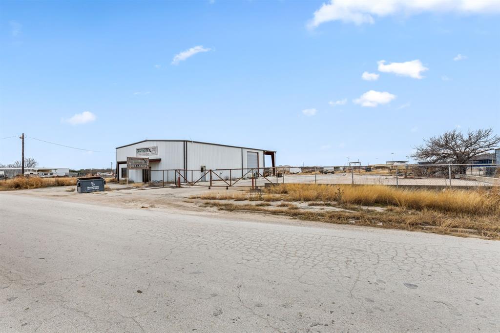 261 E Industrial Boulevard Property Photo 2