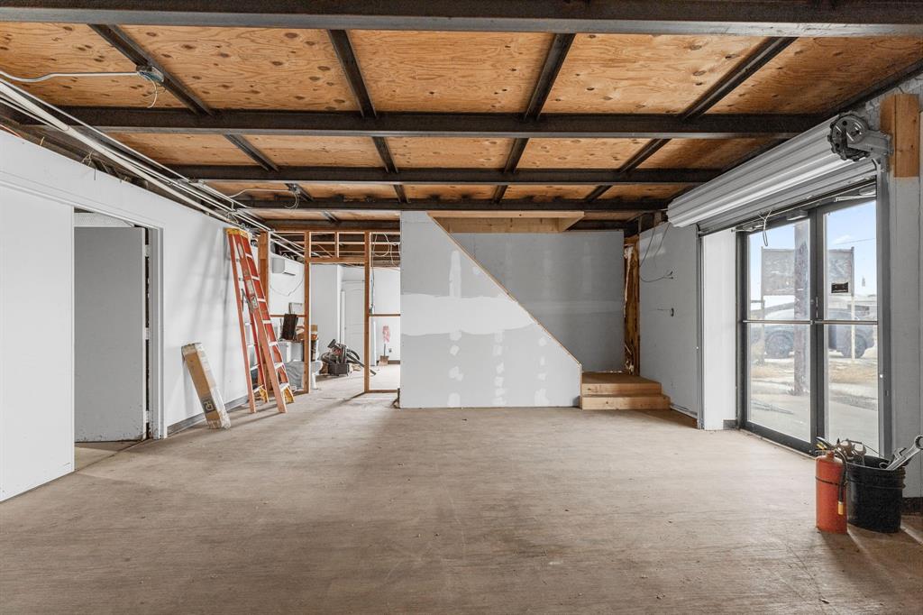 261 E Industrial Boulevard Property Photo 6