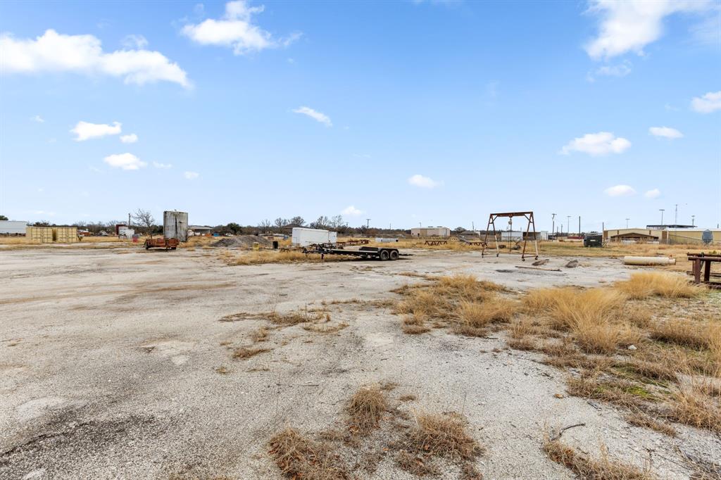 261 E Industrial Boulevard Property Photo 29